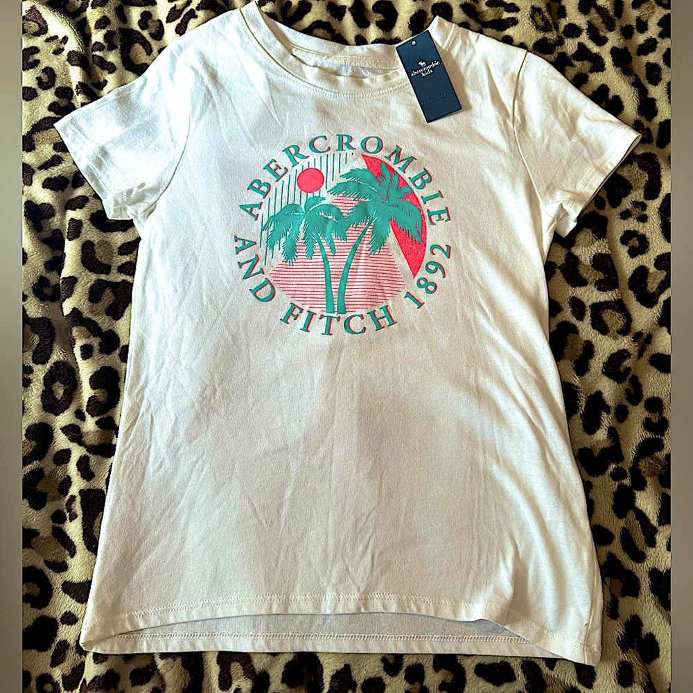 NWT girl’s ABERCROMBIE KIDS graphic tee